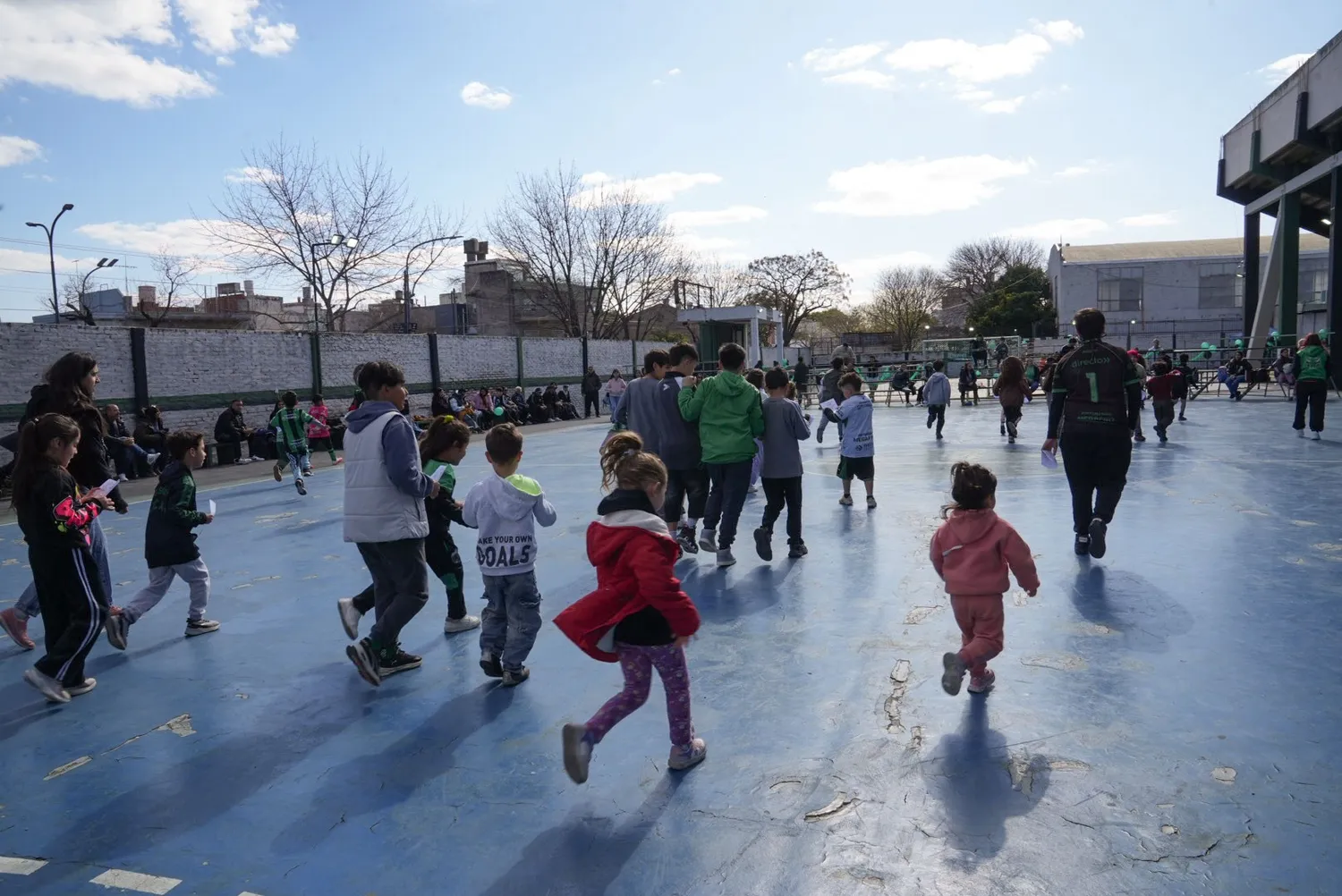 El club profundiza su vínculo con la comunidad educativa a través de recorridas escolares